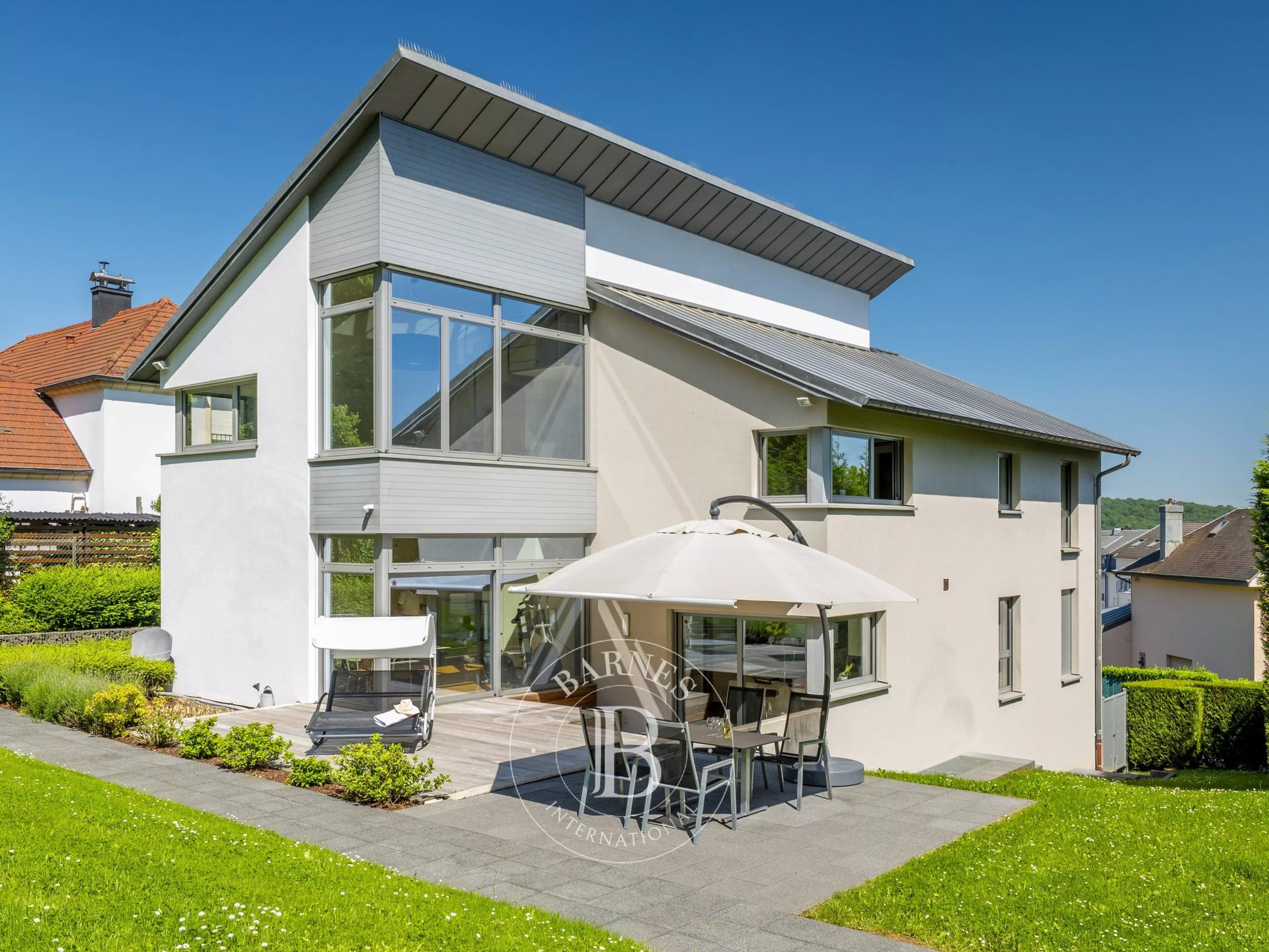 Dar, 320 m², art 3300 m²