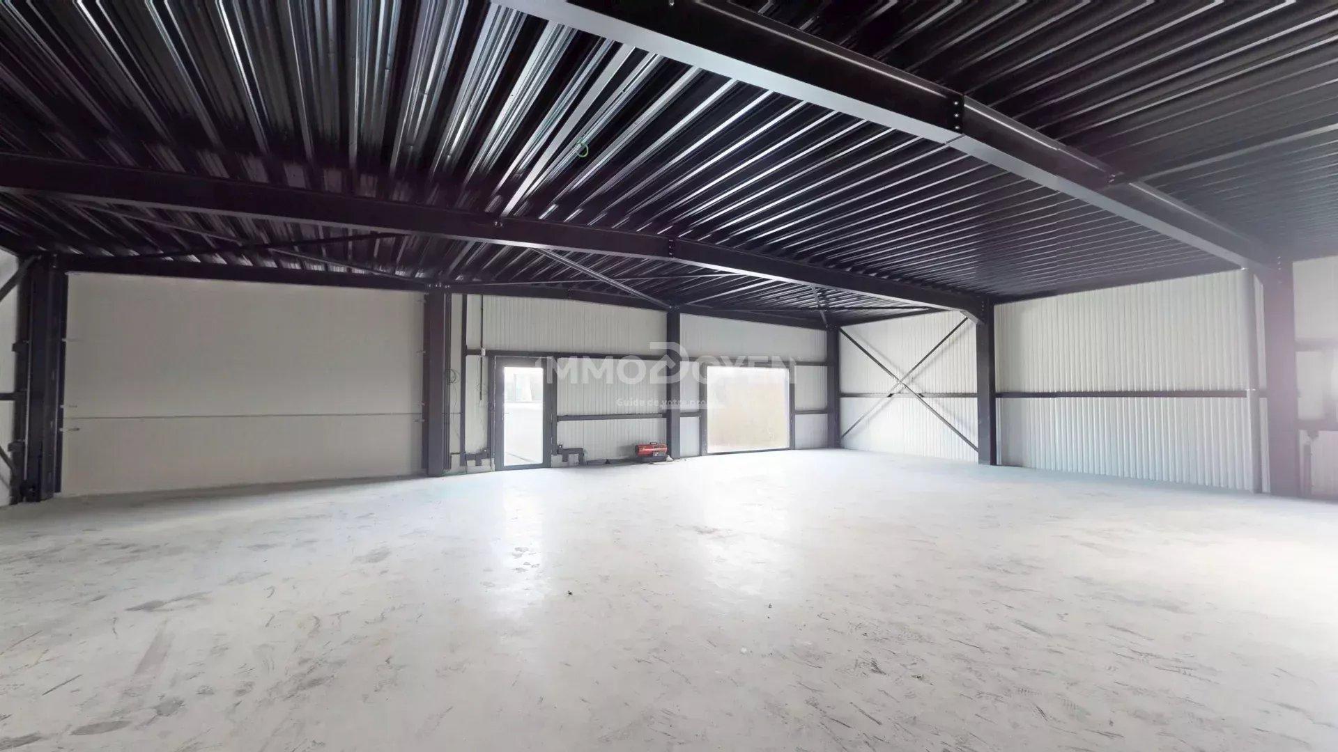 Hall 390m² - Weyler - Aanzicht 2