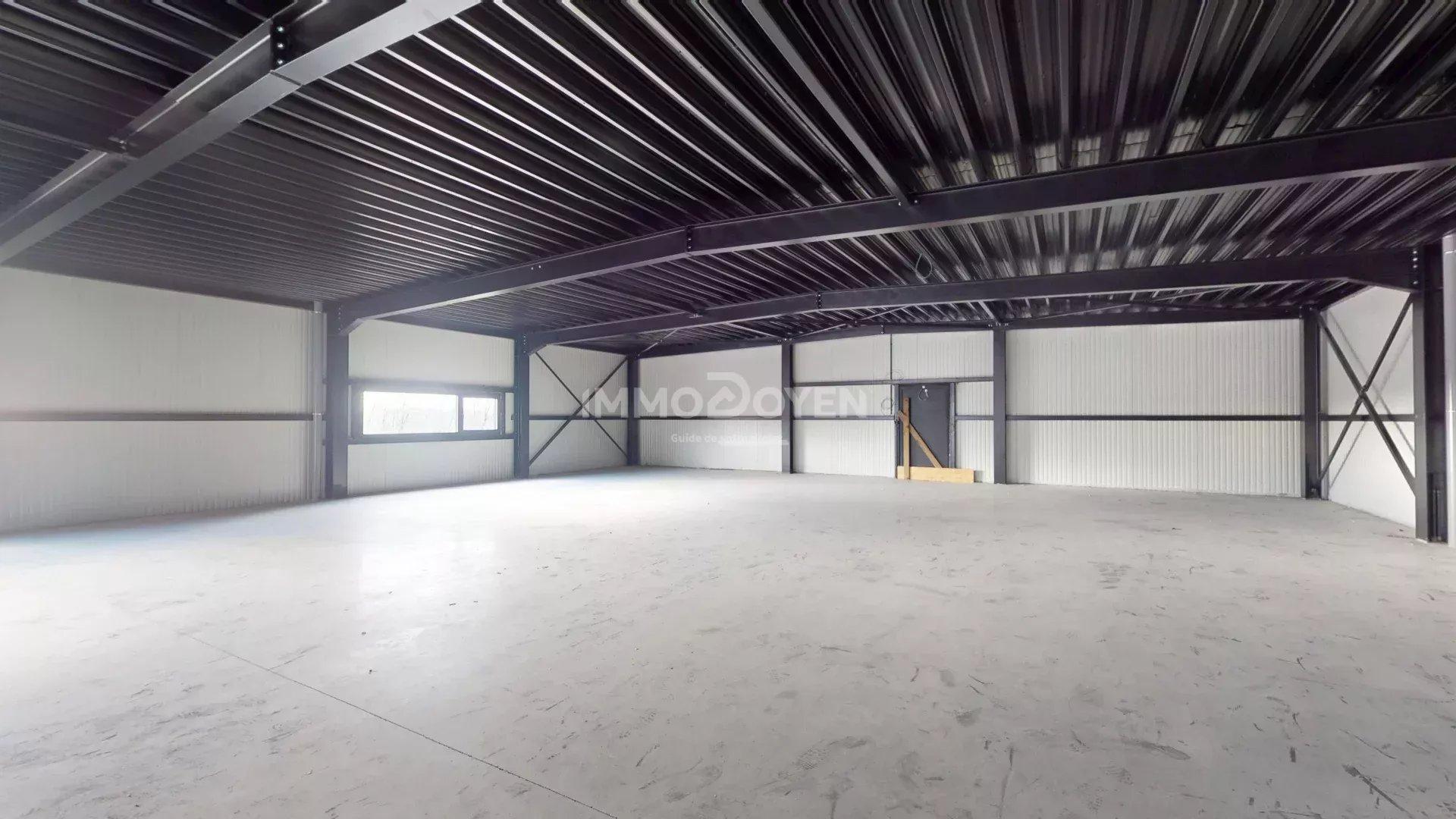 Hall 390m² - Weyler - Aanzicht 3