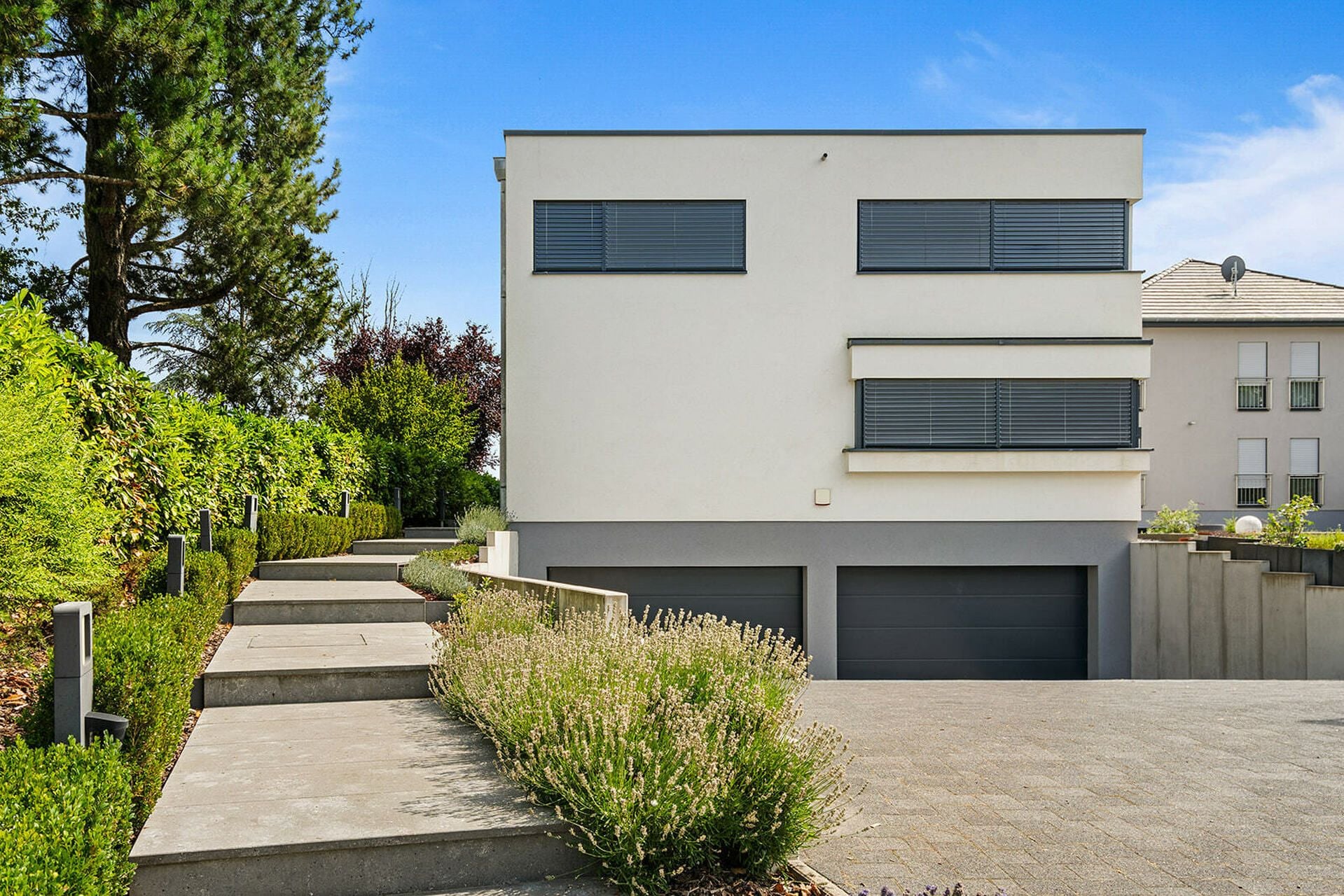 Kuća, 470 m², zemljište 1200 m²