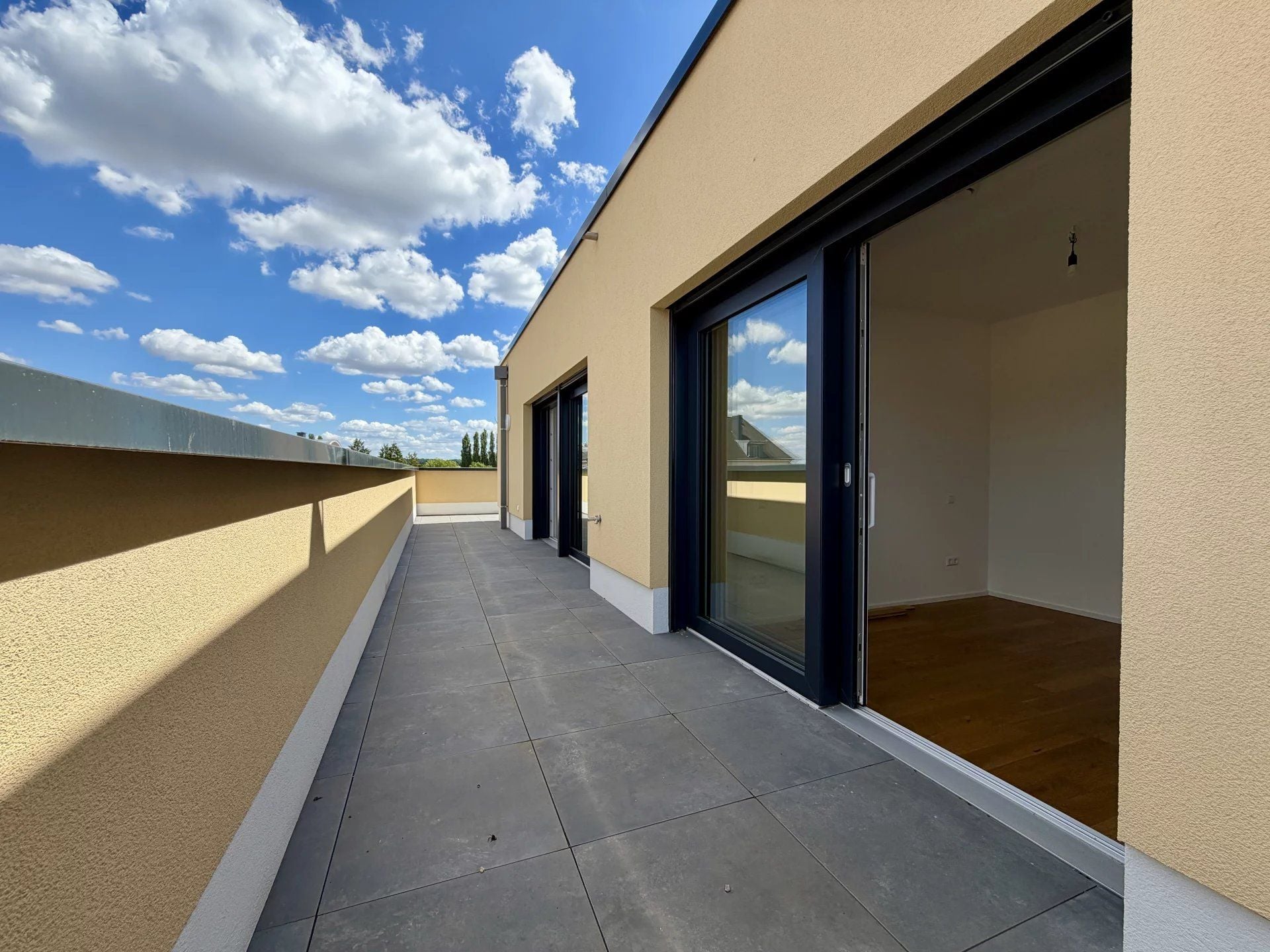 New penthouse in a central location of Livange - View 5