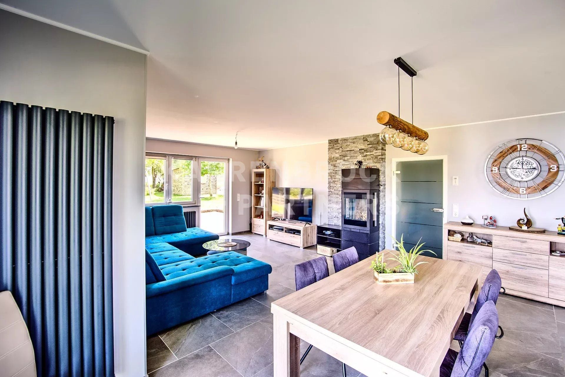 A spacious property with stunning views: 7 rooms and an XXL garden in Merzkirchen - Ansicht 3