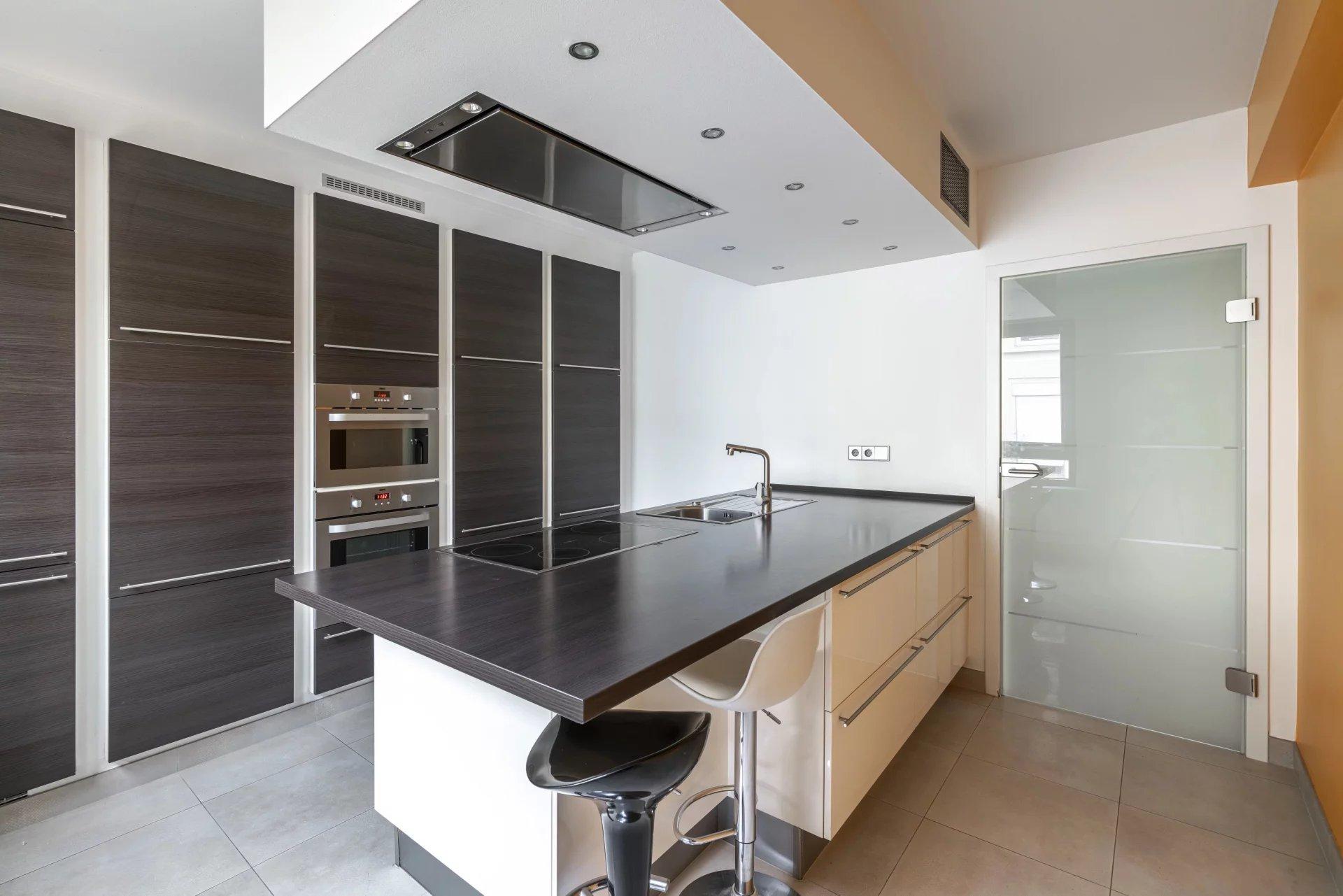 Just steps from the train station – Renovated 110 sqm apartment in the heart of Pétange - Vue 2