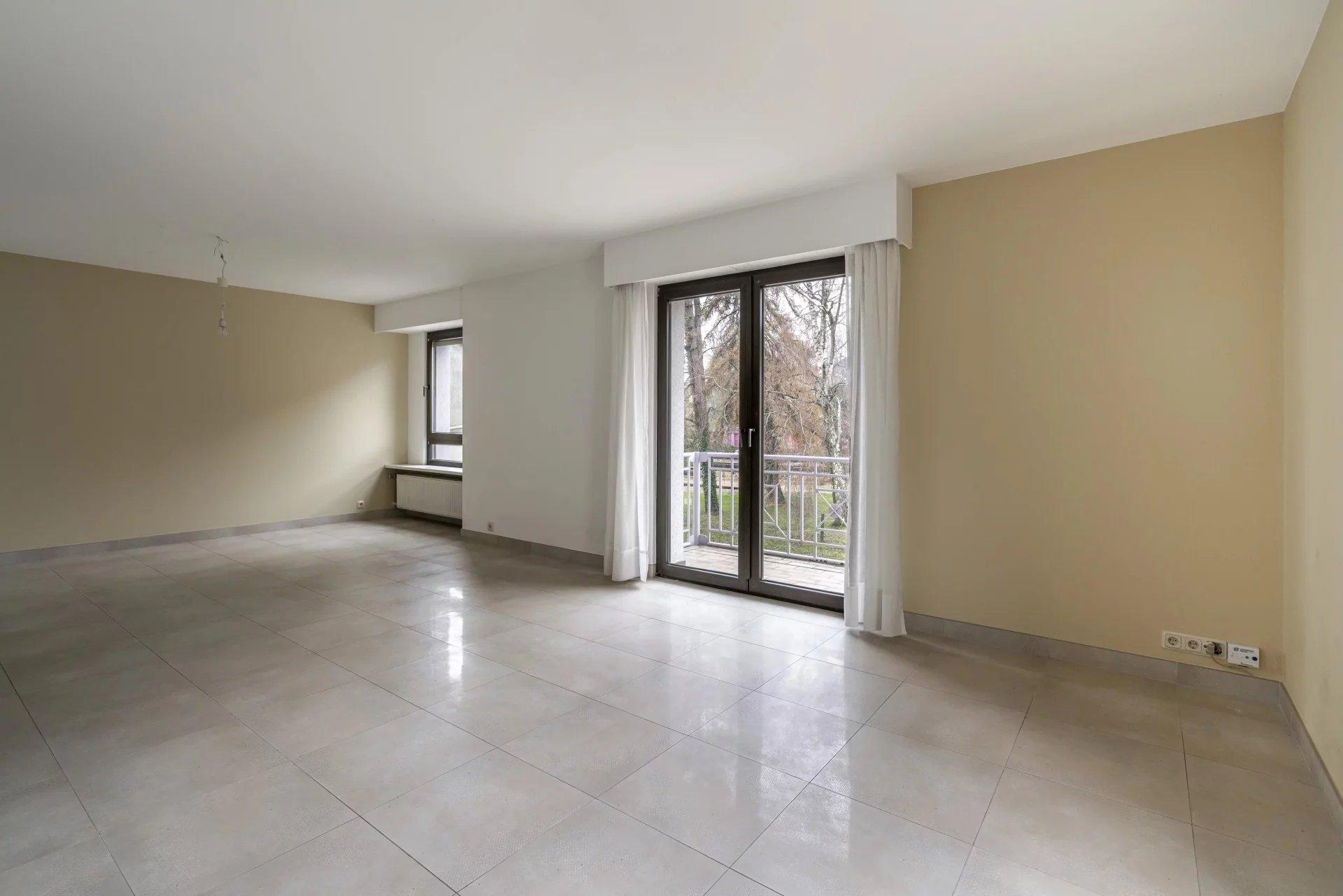 Just steps from the train station – Renovated 110 sqm apartment in the heart of Pétange - Vue 3