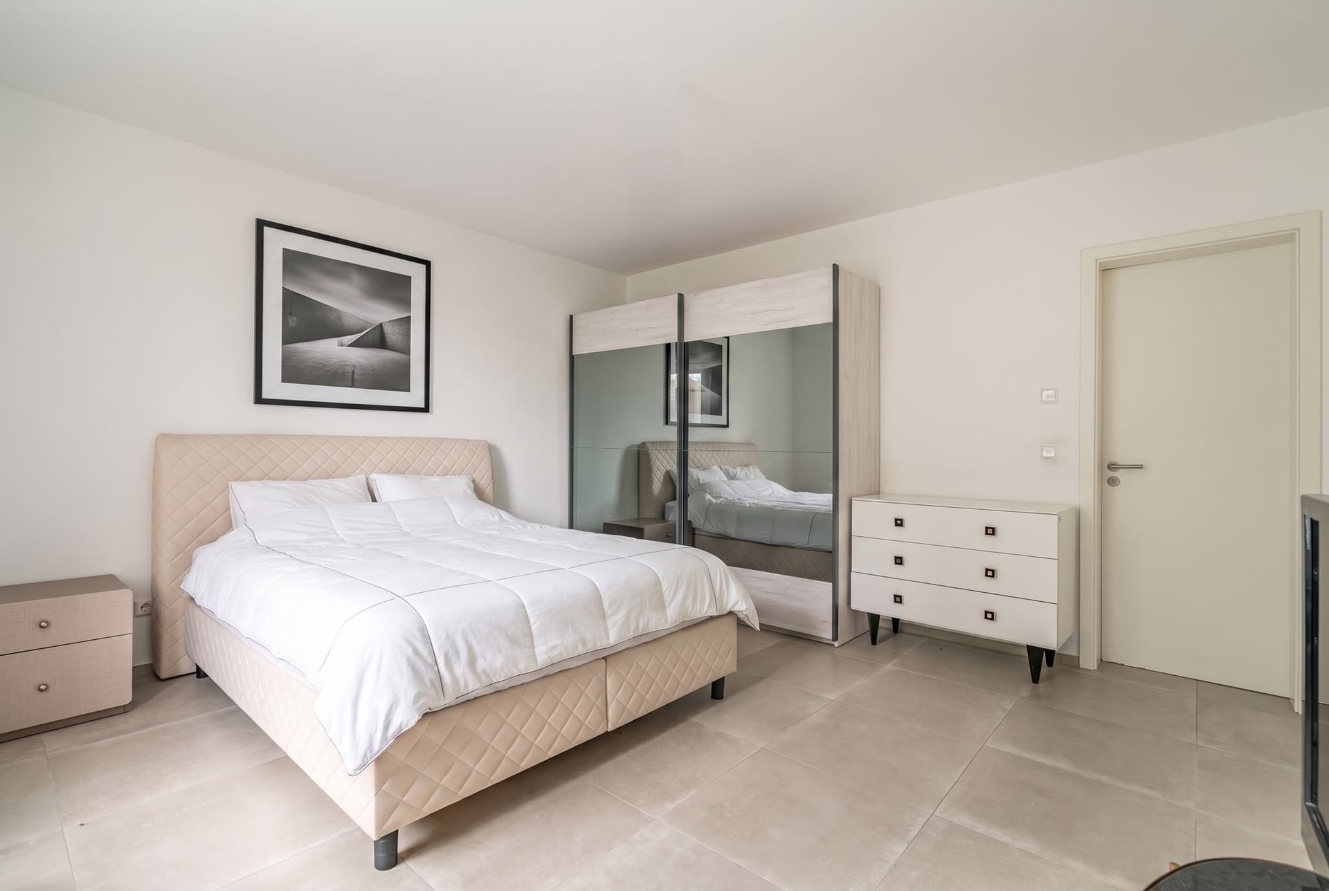 Luxembourg – Filsdorf – Exceptional Triplex, 6 Bedrooms, Garden, Terrace & Double Garage — Filsdorf — 3