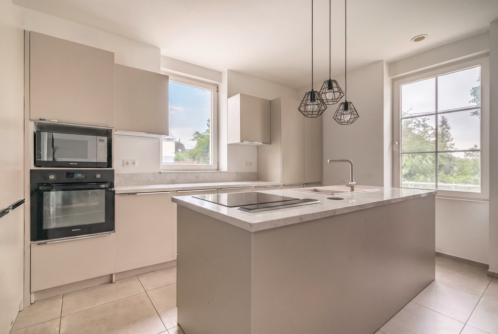 Luxembourg – Filsdorf – Exceptional Triplex, 6 Bedrooms, Garden, Terrace & Double Garage — Filsdorf — 2