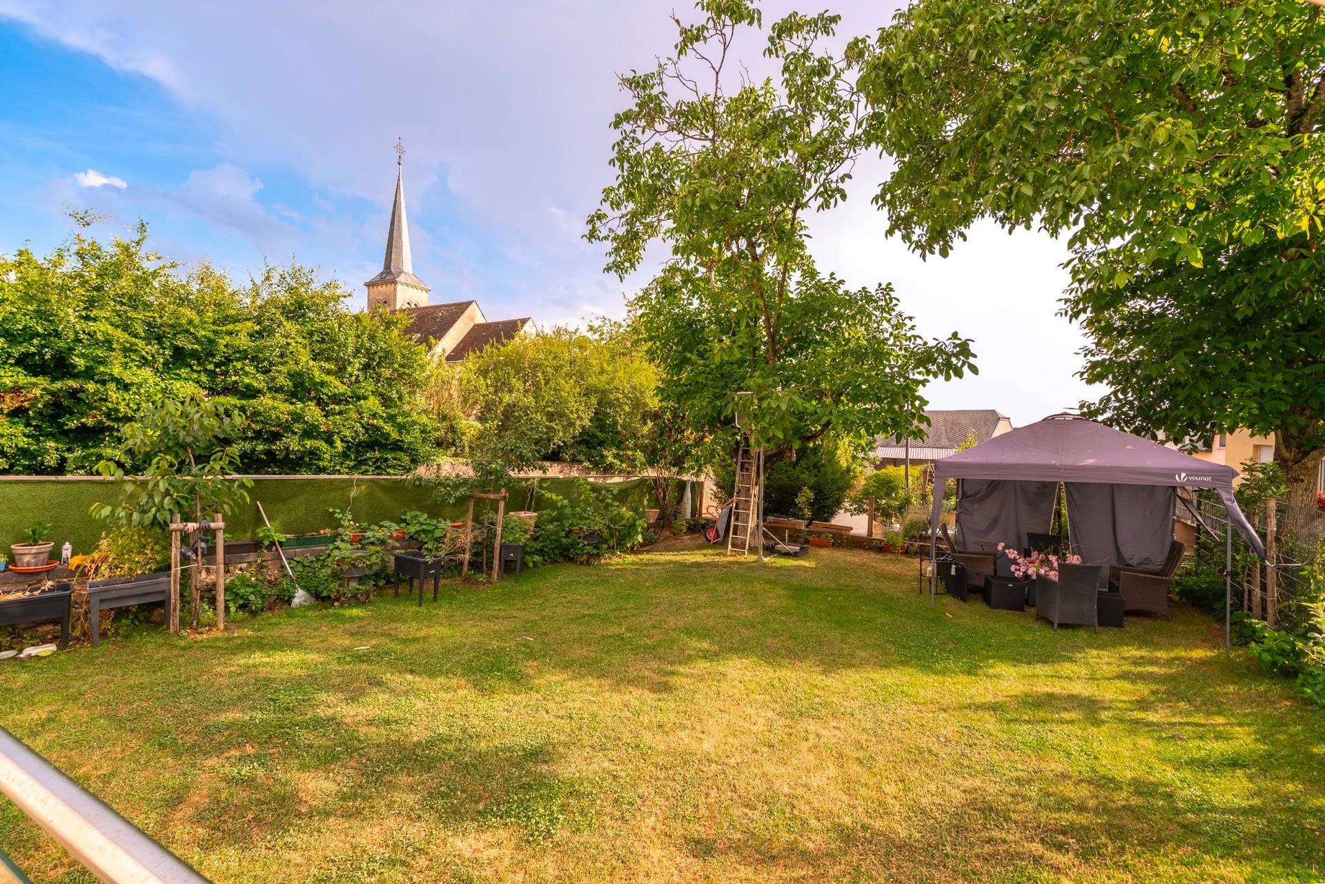 Luxembourg – Filsdorf – Exceptional Triplex, 6 Bedrooms, Garden, Terrace & Double Garage — Filsdorf — 1
