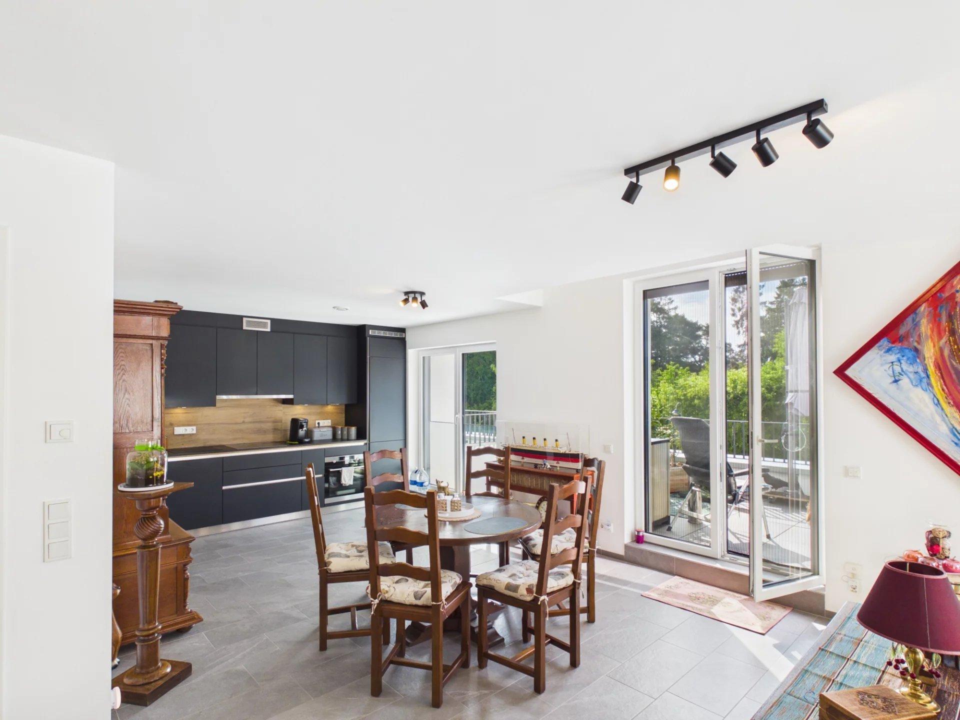Beautiful 2 bedroom flat with large terrace for sale in Beaufort - Vue 3