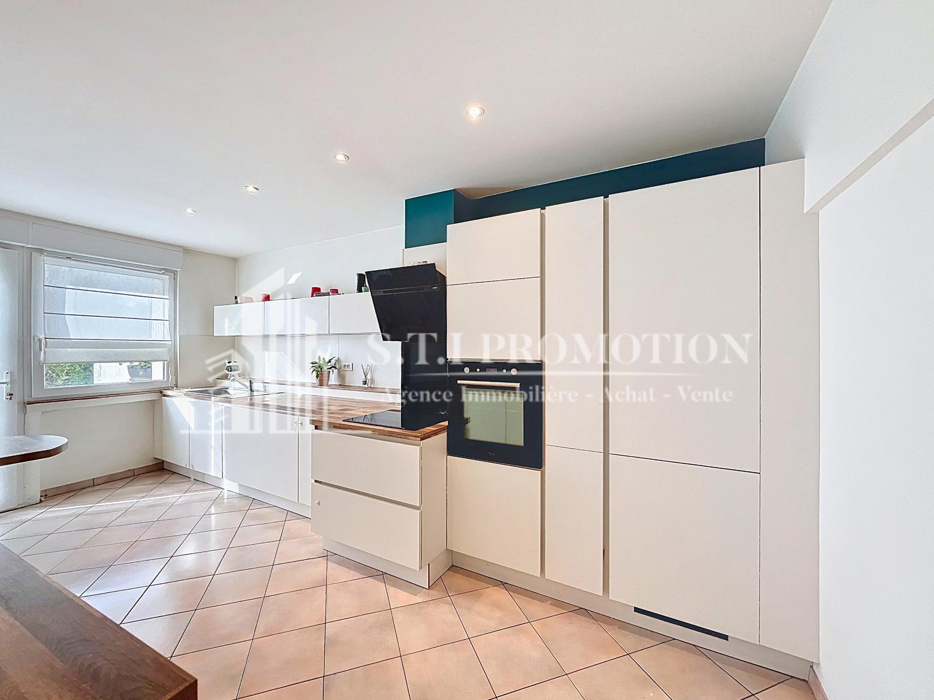 Commercial property in Aumetz - Vue 3