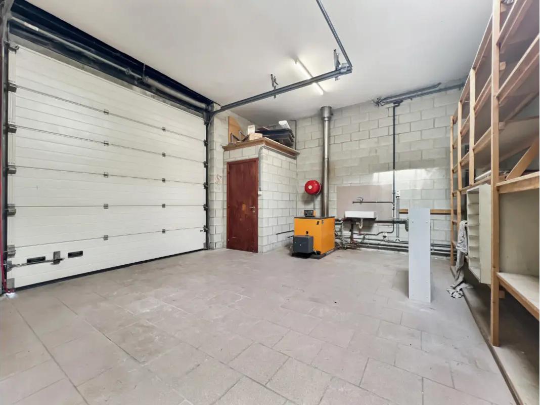 Commercial property in Wanze - Meer