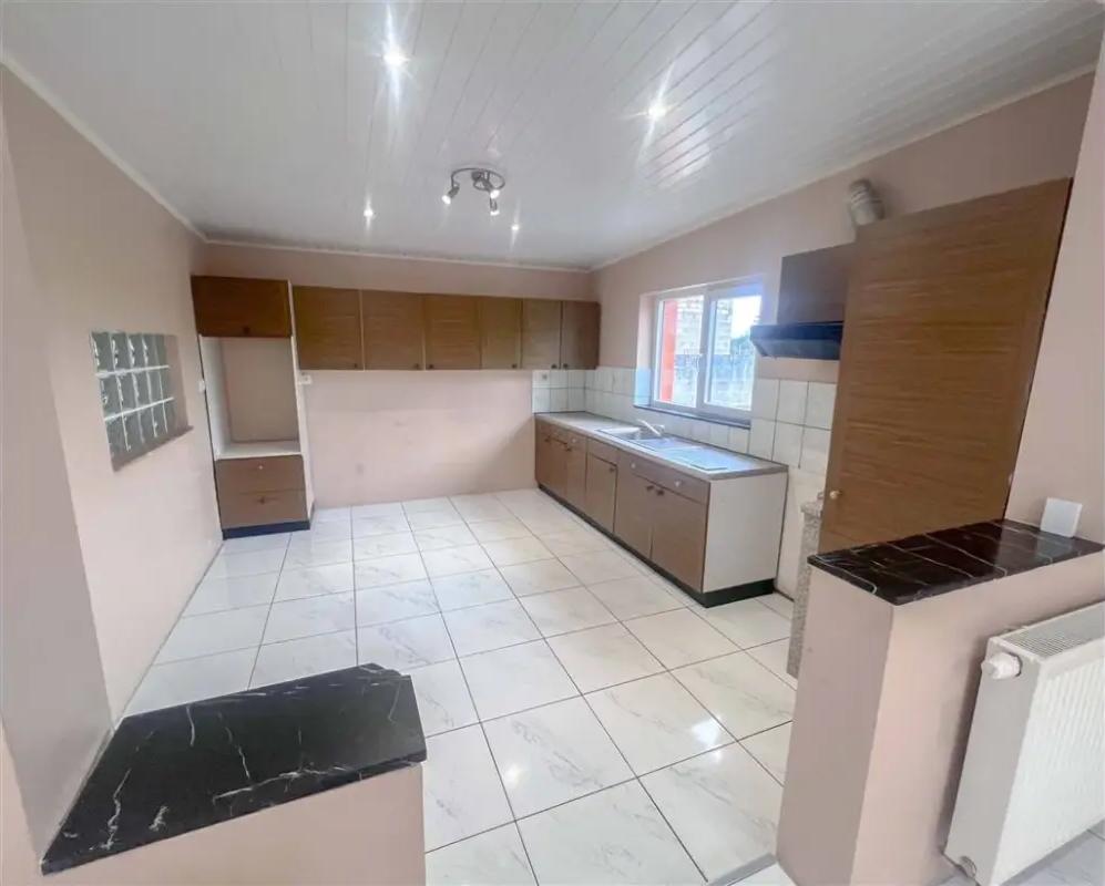 3-bedroom House in Charleroi - Aanzicht 4