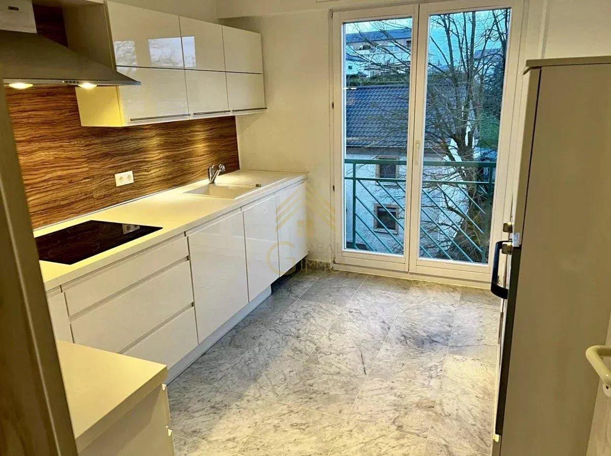 DUPLEX WITH BALCONY AND PRIVATE GARAGE
