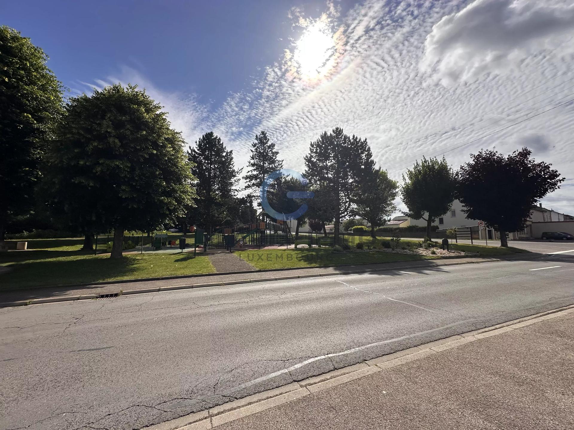 TERRAIN À BÂTIR DE 11,39 ARES – FORT POTENTIEL DE DÉVELOPPEMENT – KUNTZIG (57970) - Plus