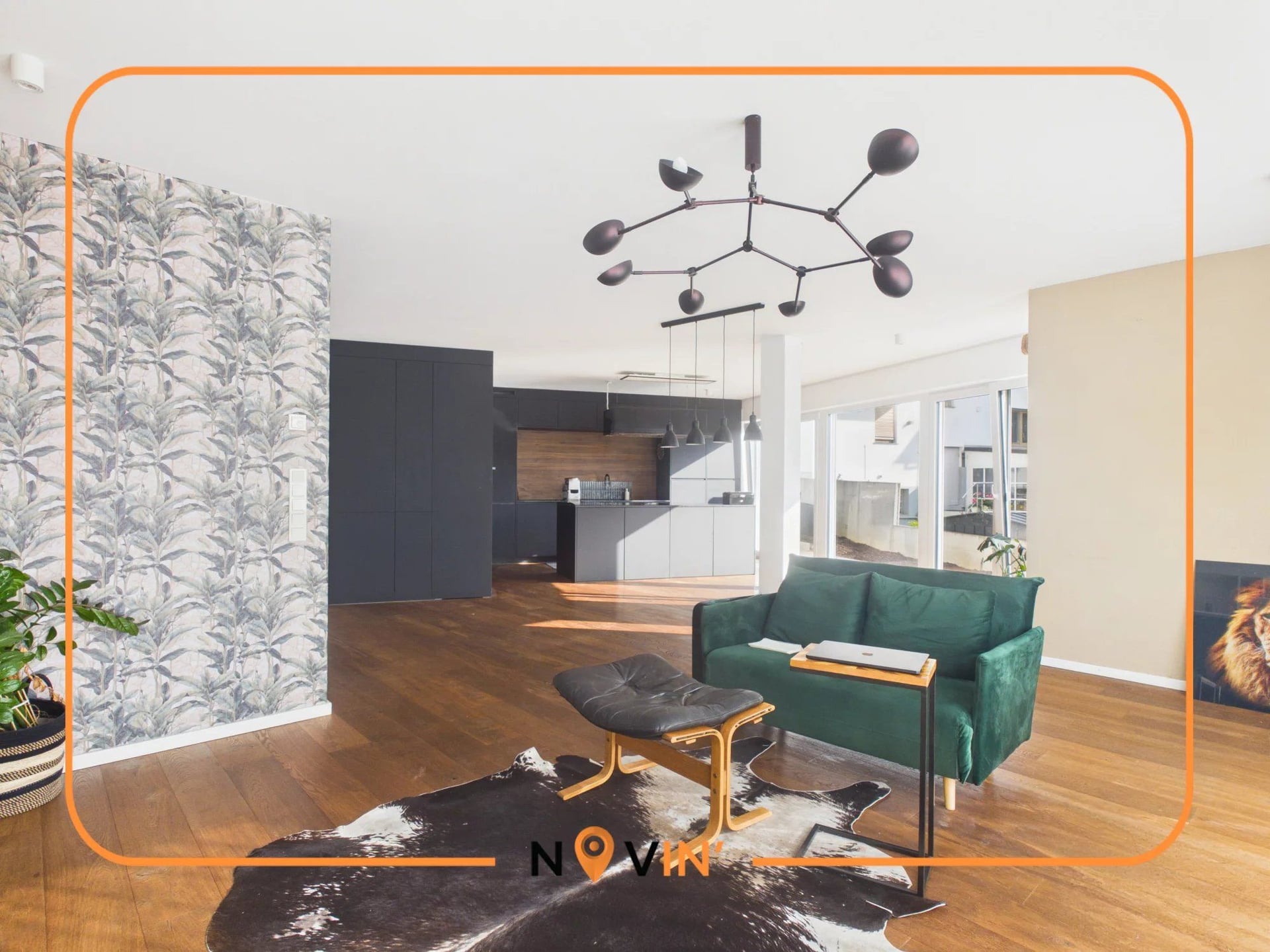 Three-bedroom house, double garage, semi-detached on one side, for sale in Trier