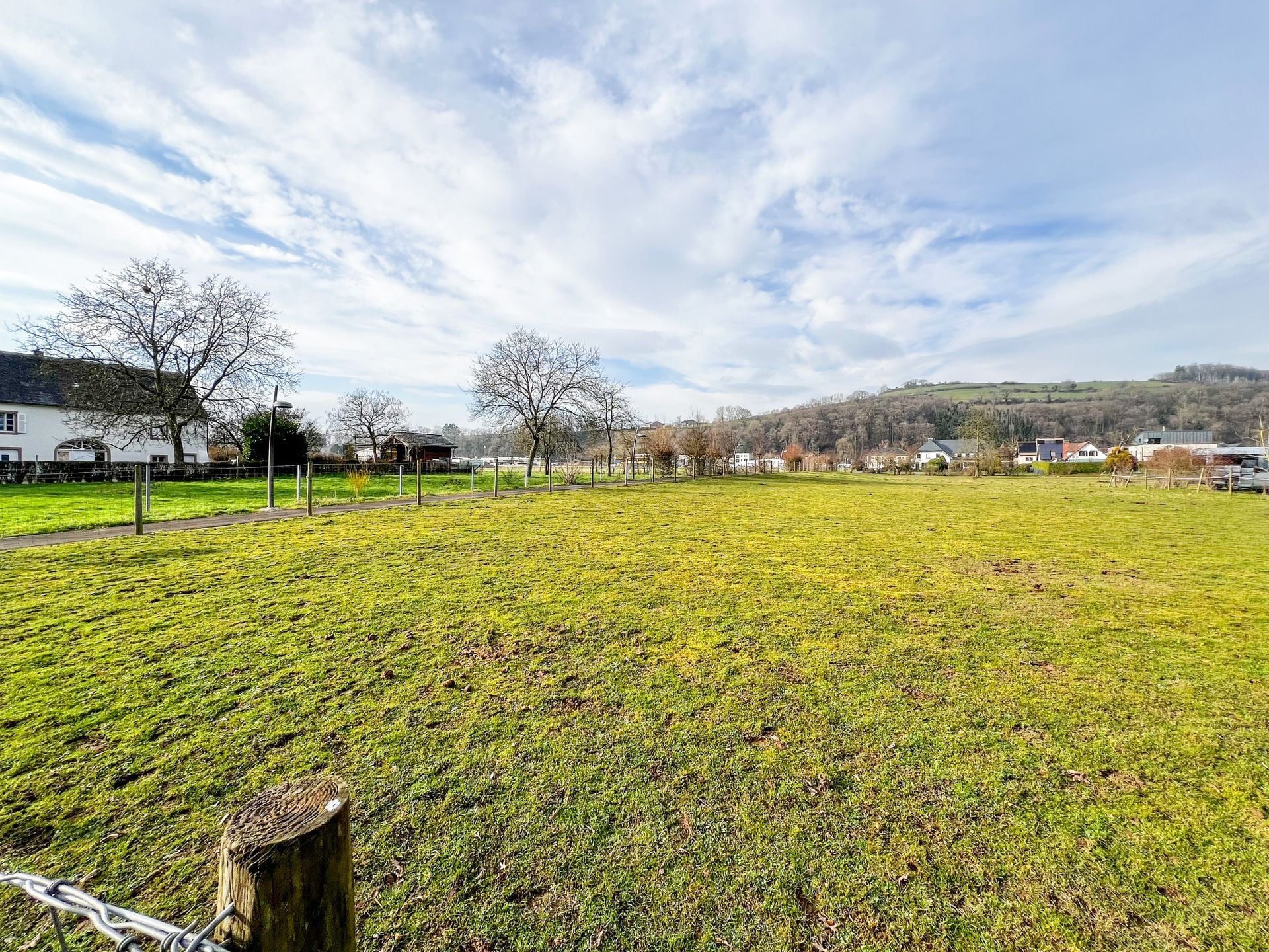 Tomt, 410 m²