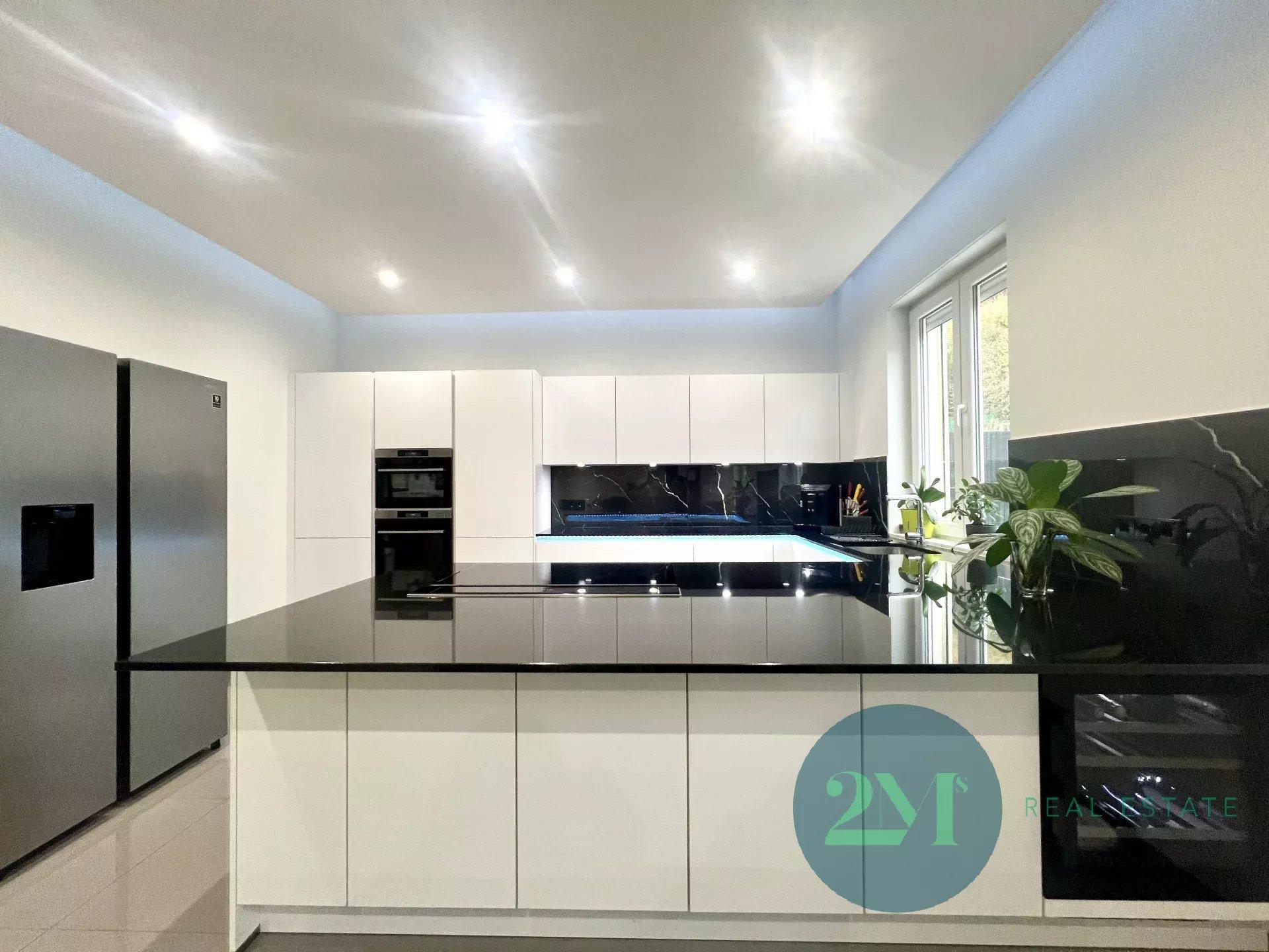 Maison, 160 m², terrain 359 m²