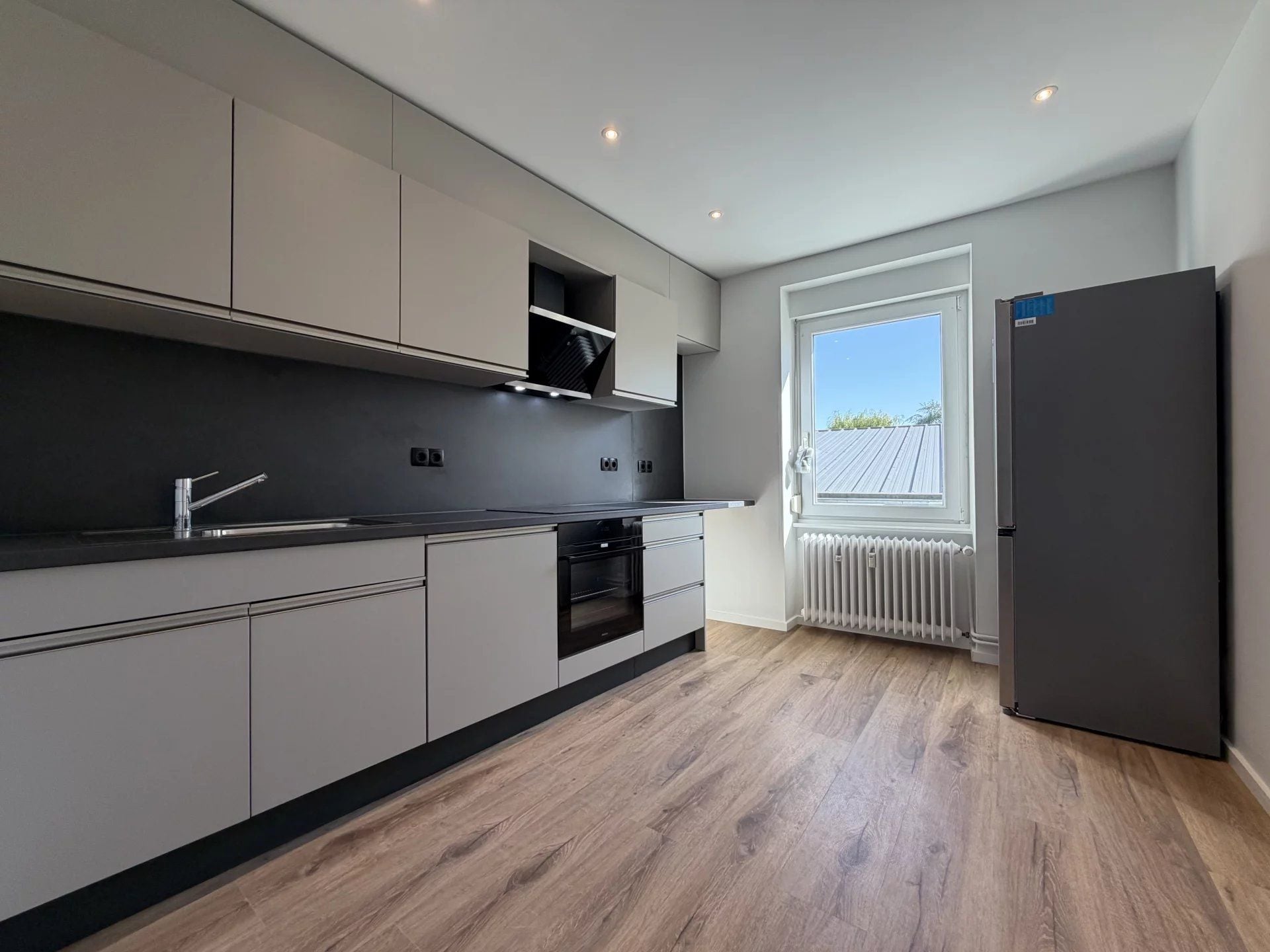 Διαμέρισμα 2 δωματίων, 85 m²