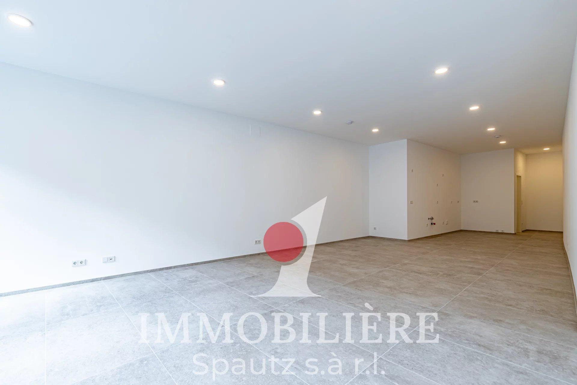 FOR SALE – Fully renovated ground-floor commercial / office space in Echternach - Vue 3