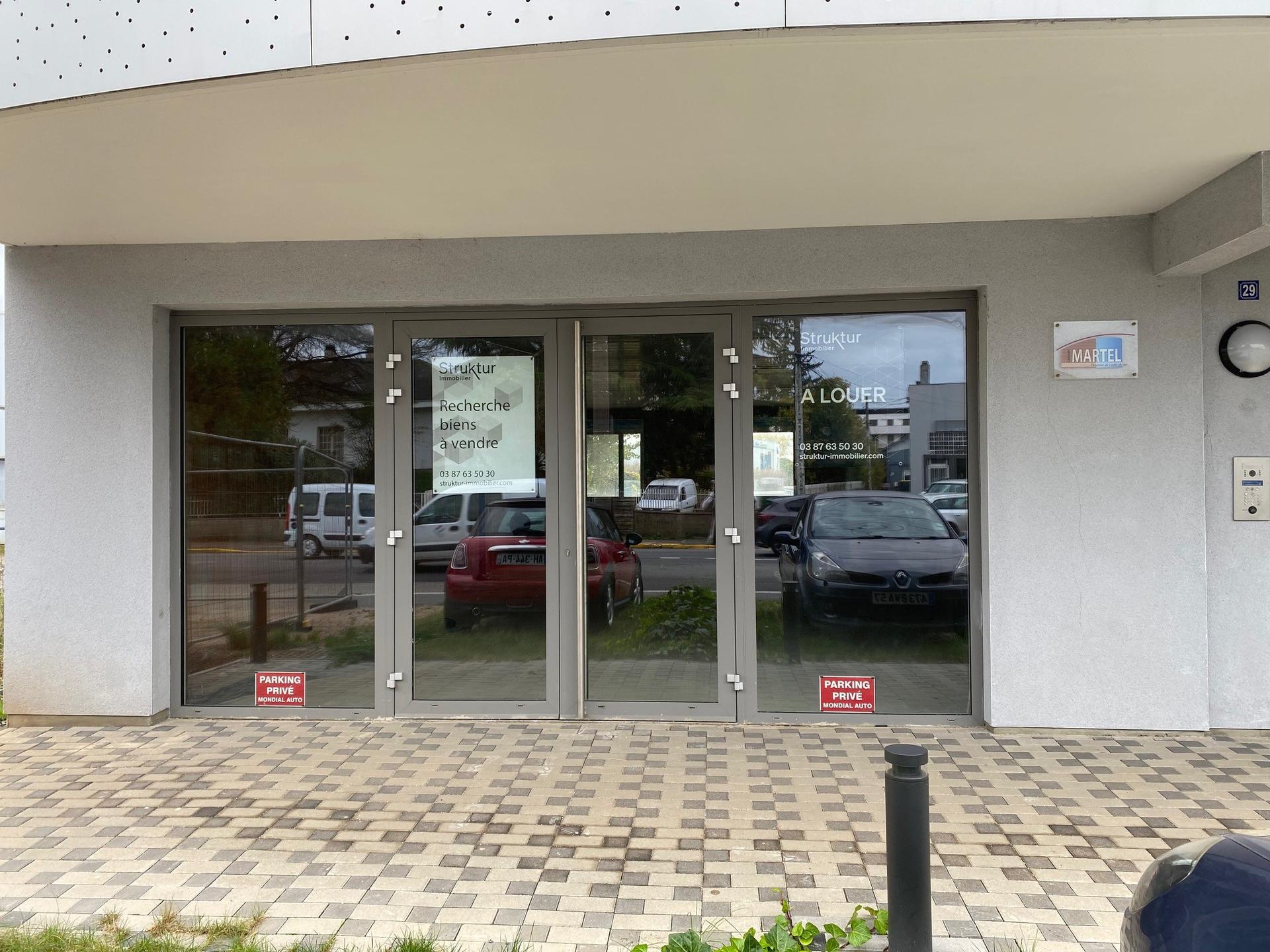 Commercial property in Thionville - Vue 3