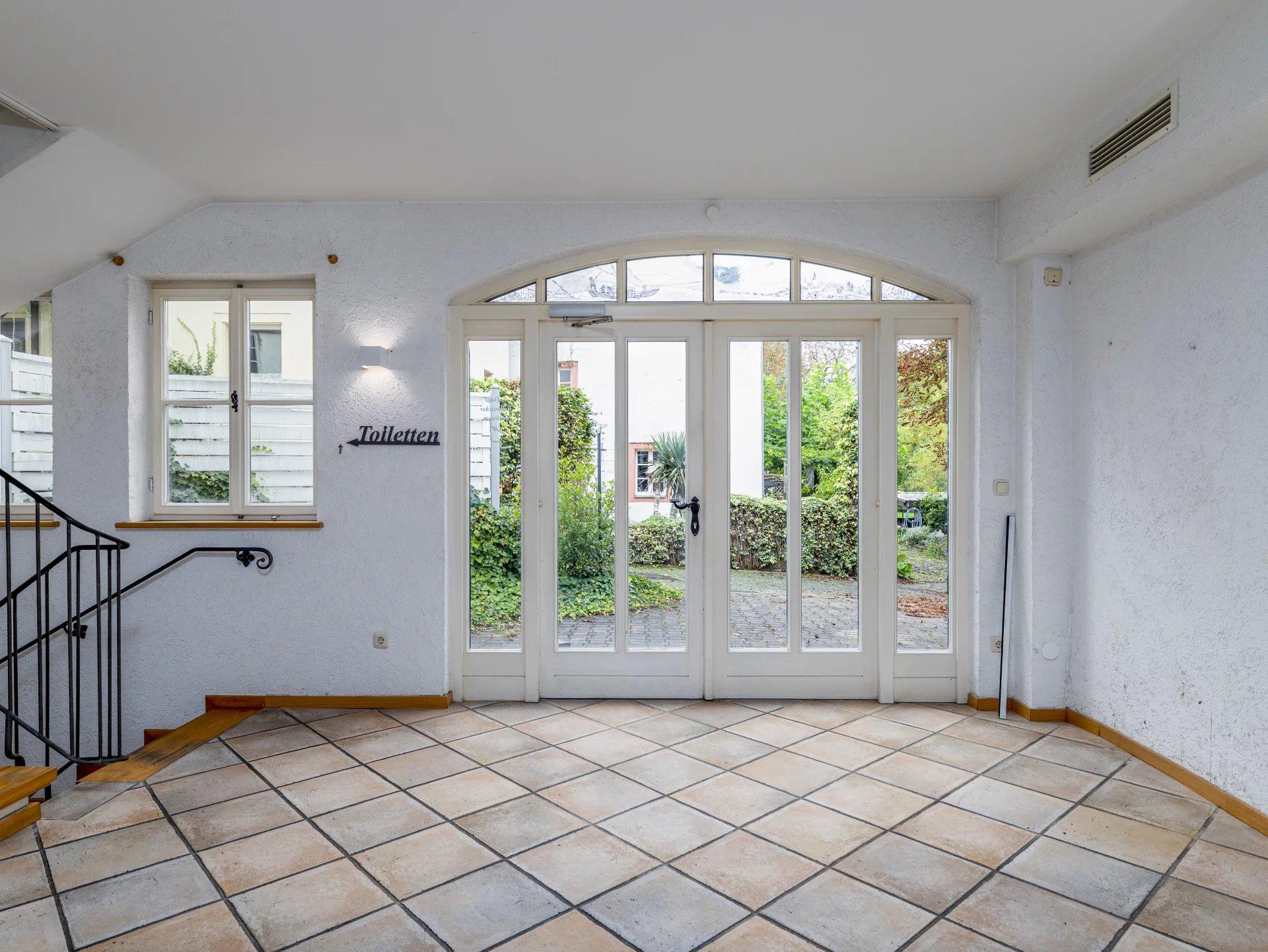 Refurbished restaurant property in Kanzem with a direct view of the Saar - Ansicht 4
