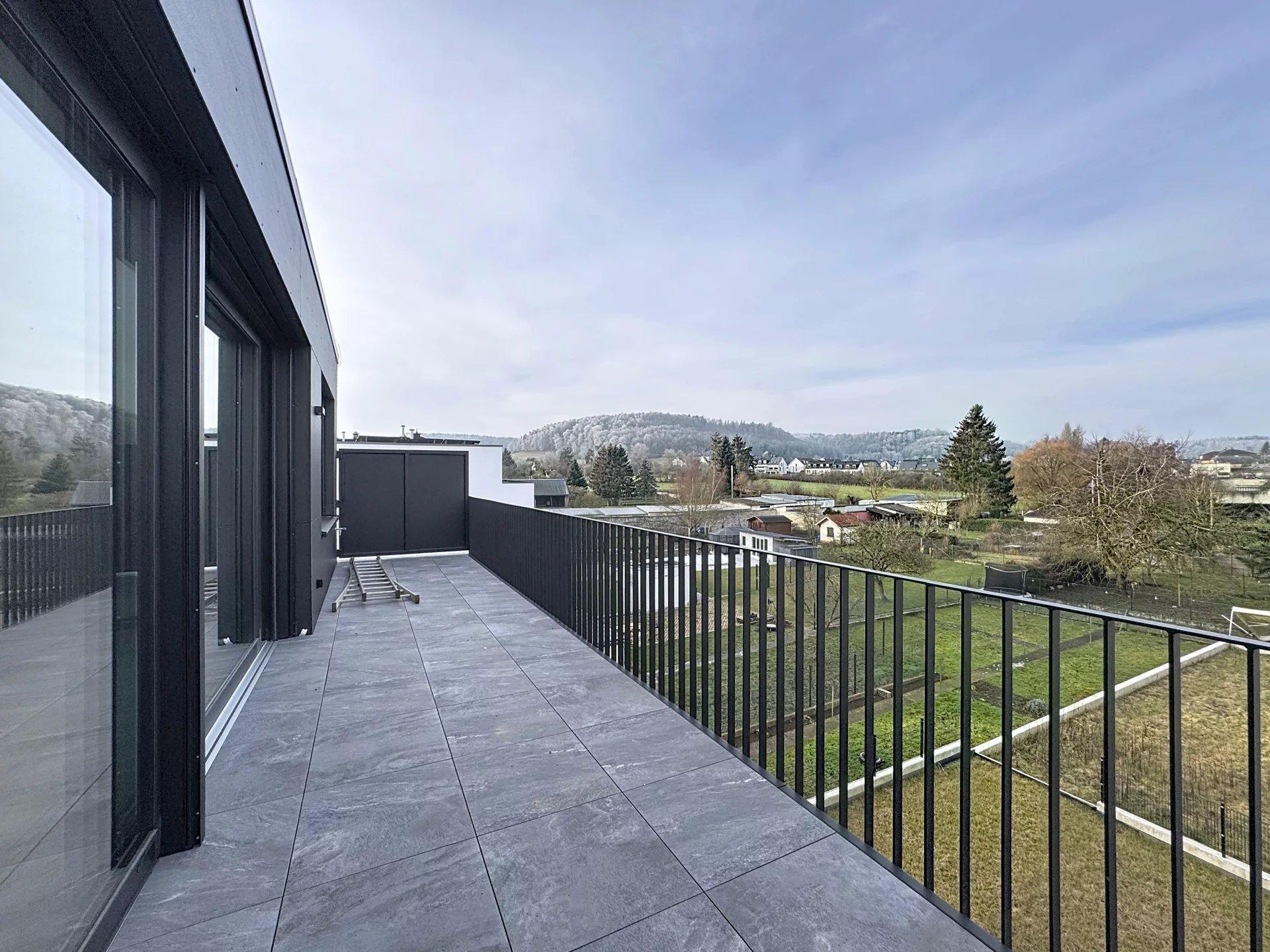Penthouse - Top floor - Private elevator access - Vue 4