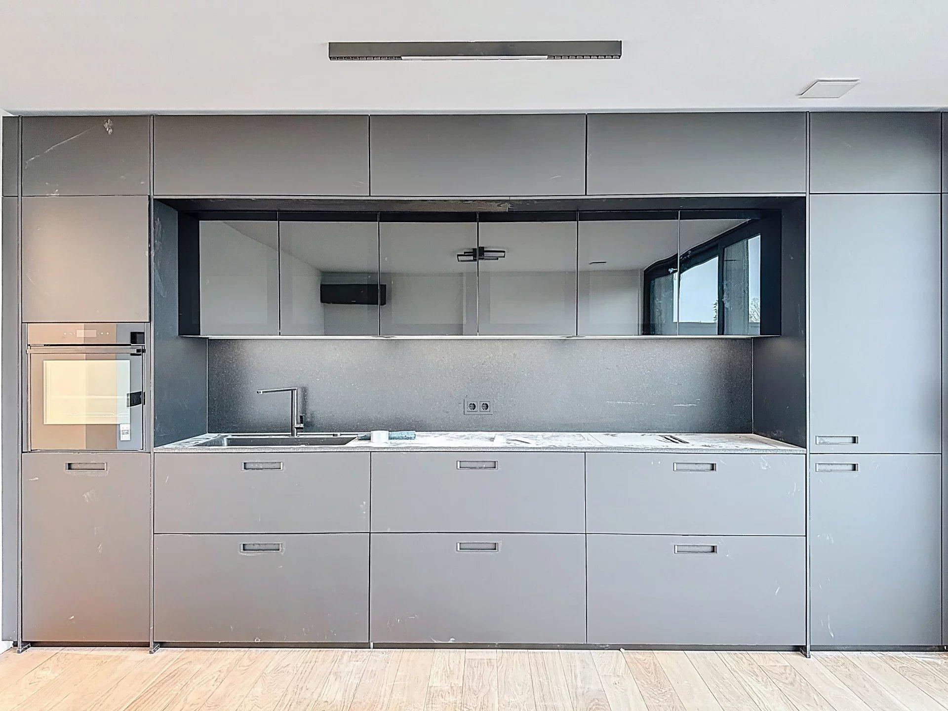 Penthouse - Top floor - Private elevator access - Vue 3