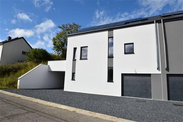 5-bedroom House in Musson