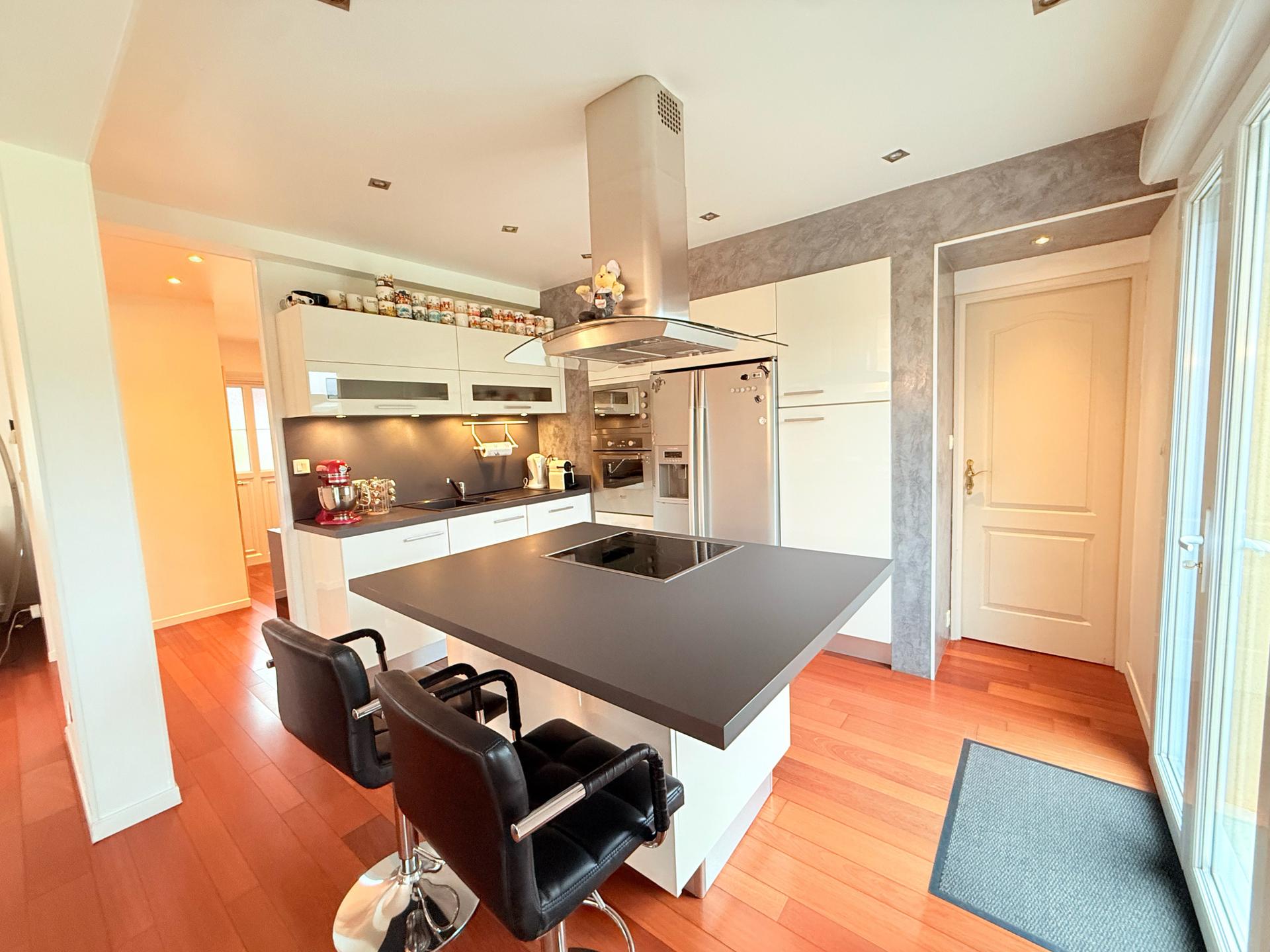 Maison – Thionville, Place du Luxembourg, Moselle - Plus