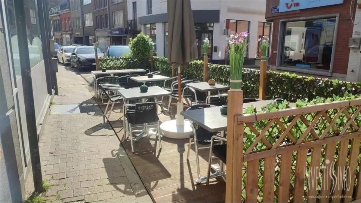 3-bedroom Commercial property in Enghien