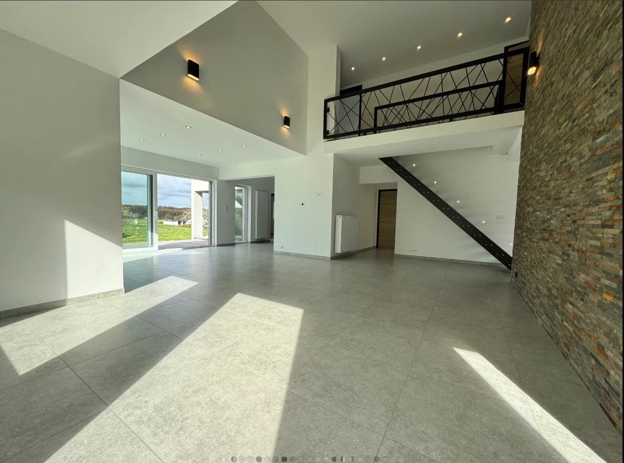 10-bedroom House in Bois-de-Villers - Aanzicht 2