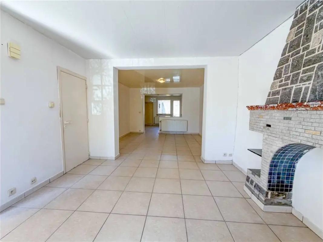 3-bedroom House in Marchienne-au-Pont - Aanzicht 3