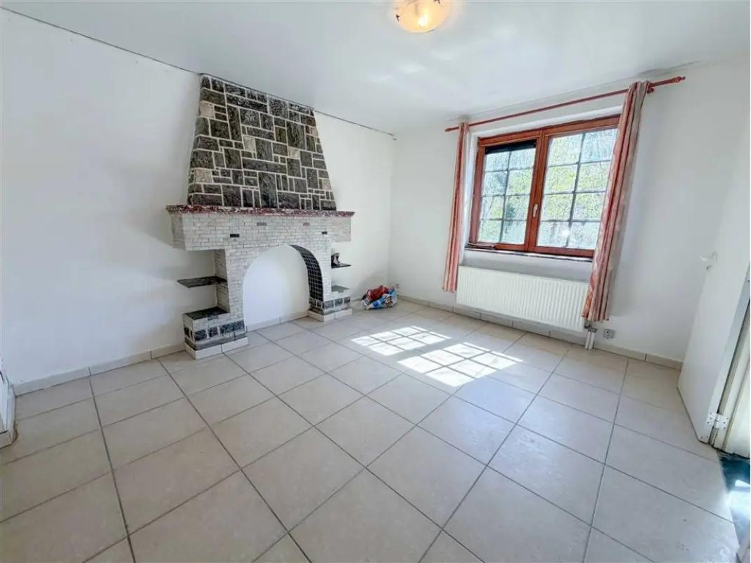 3-bedroom House in Marchienne-au-Pont - Aanzicht 2