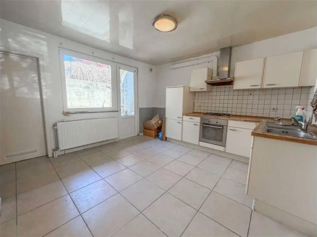 3-bedroom House in Marchienne-au-Pont - Aanzicht 4