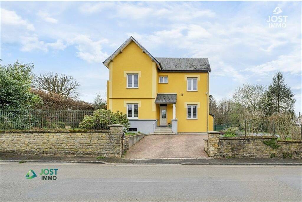 3-bedroom House in Chiny