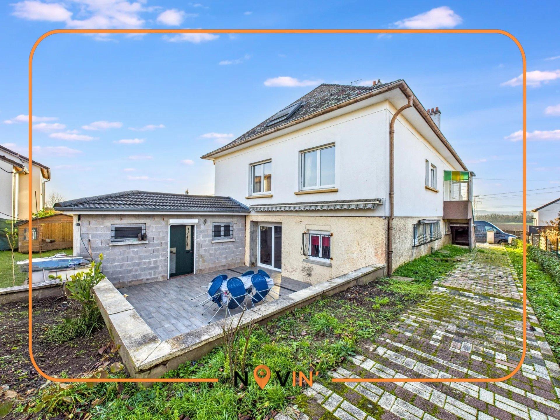 INCOME PROPERTY – 3 APARTMENTS + LARGE LOT - Vue 4