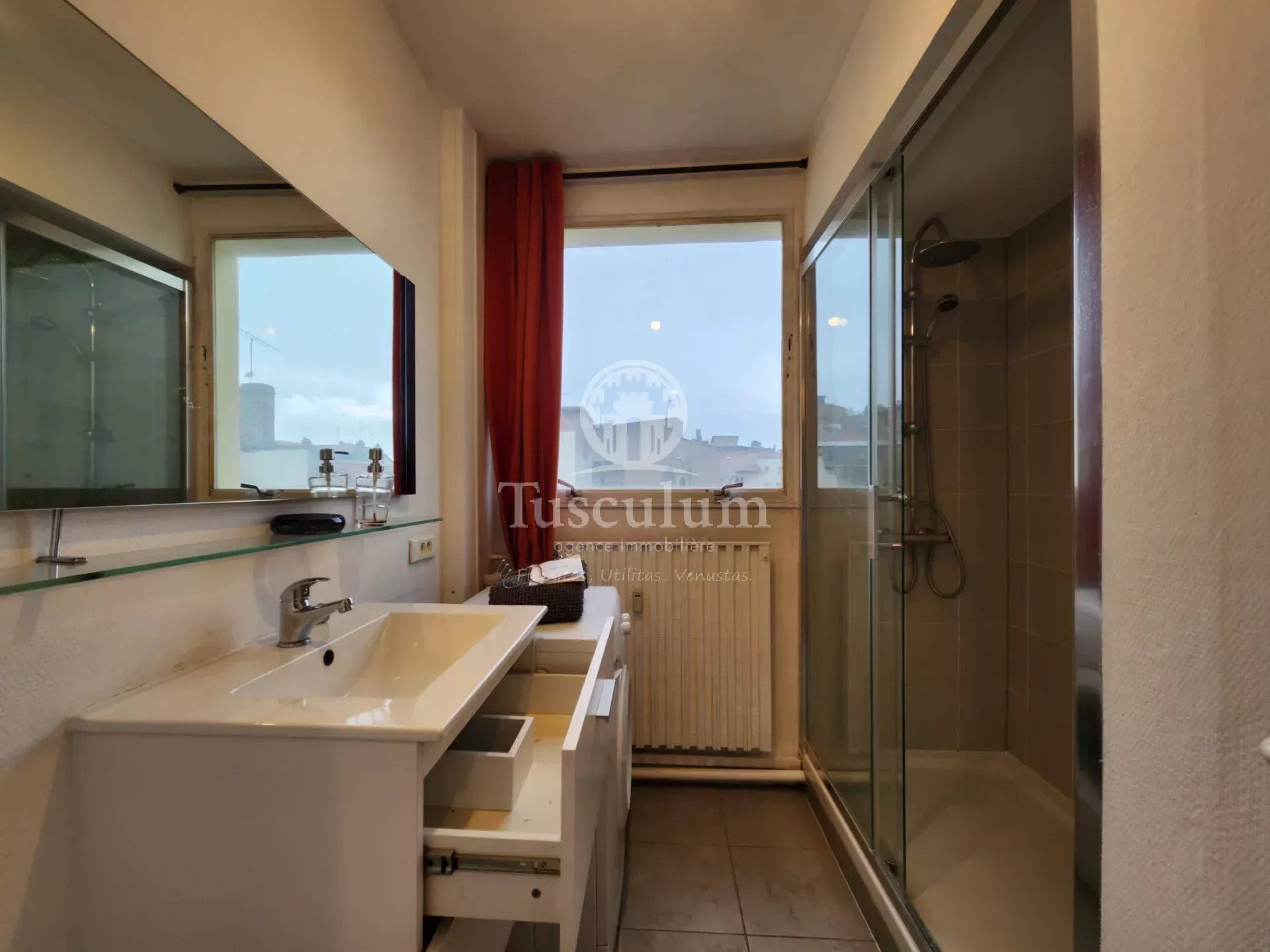 Apartment in Nancy, Centre Ville, Charles III - Plus