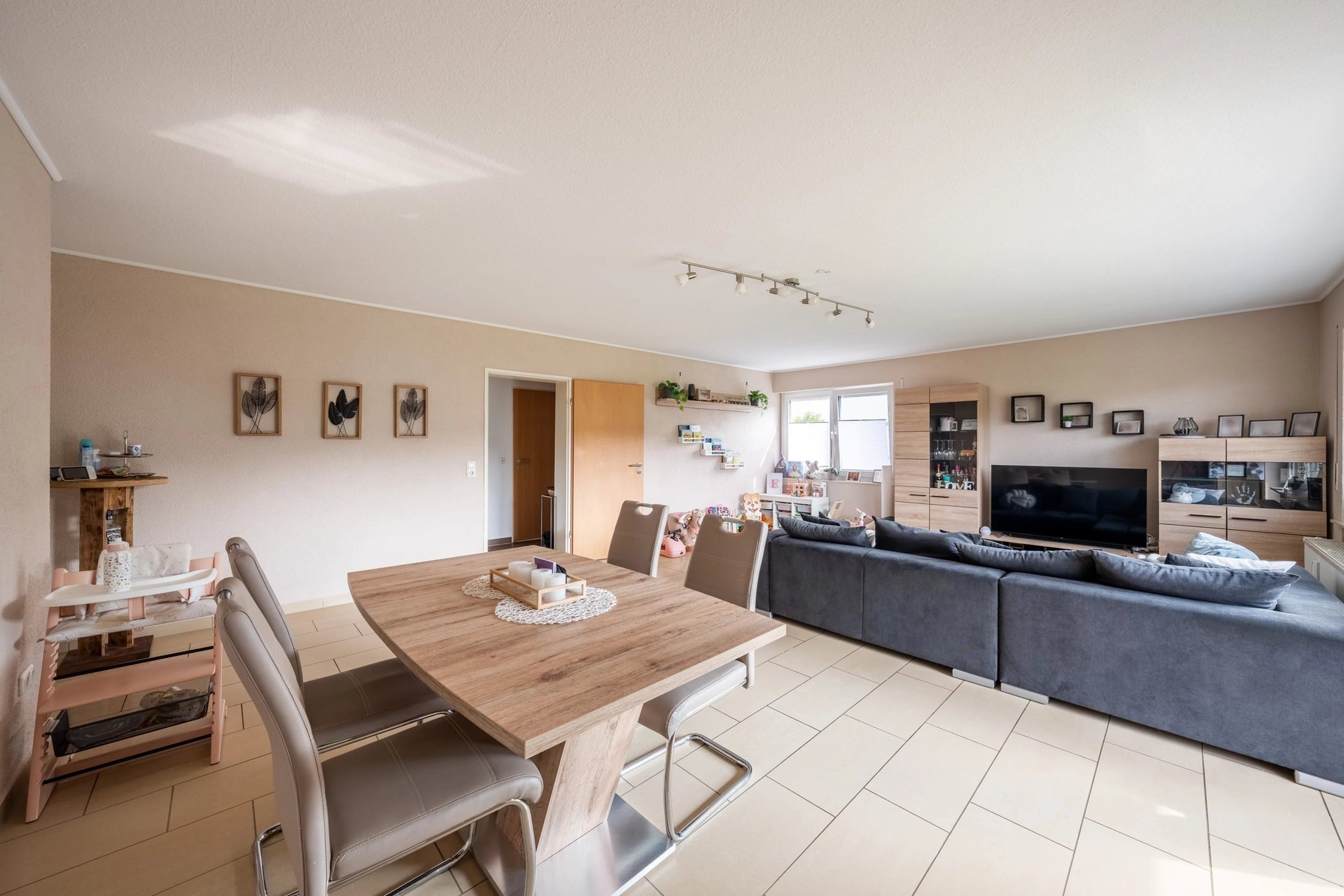 Spacious two-family house with great plot! - Ansicht 4