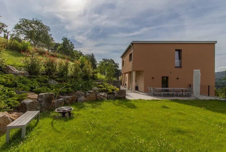 Villa in der Eifel in einzigartiger Höhenlage ! - Ansicht 2