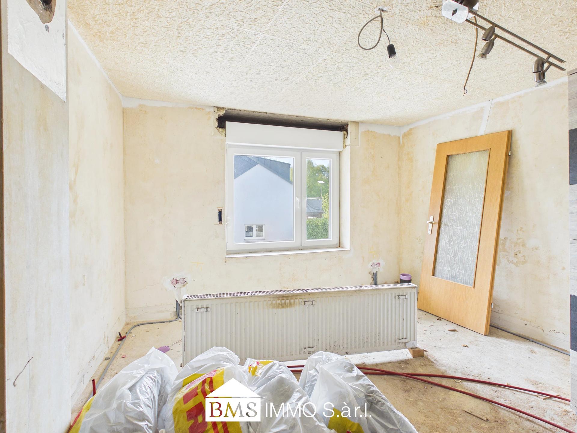 Sanierungsbedürftiges Haus mit 4 Schlafzimmern in Ralingen-Wintersdorf - Mehr