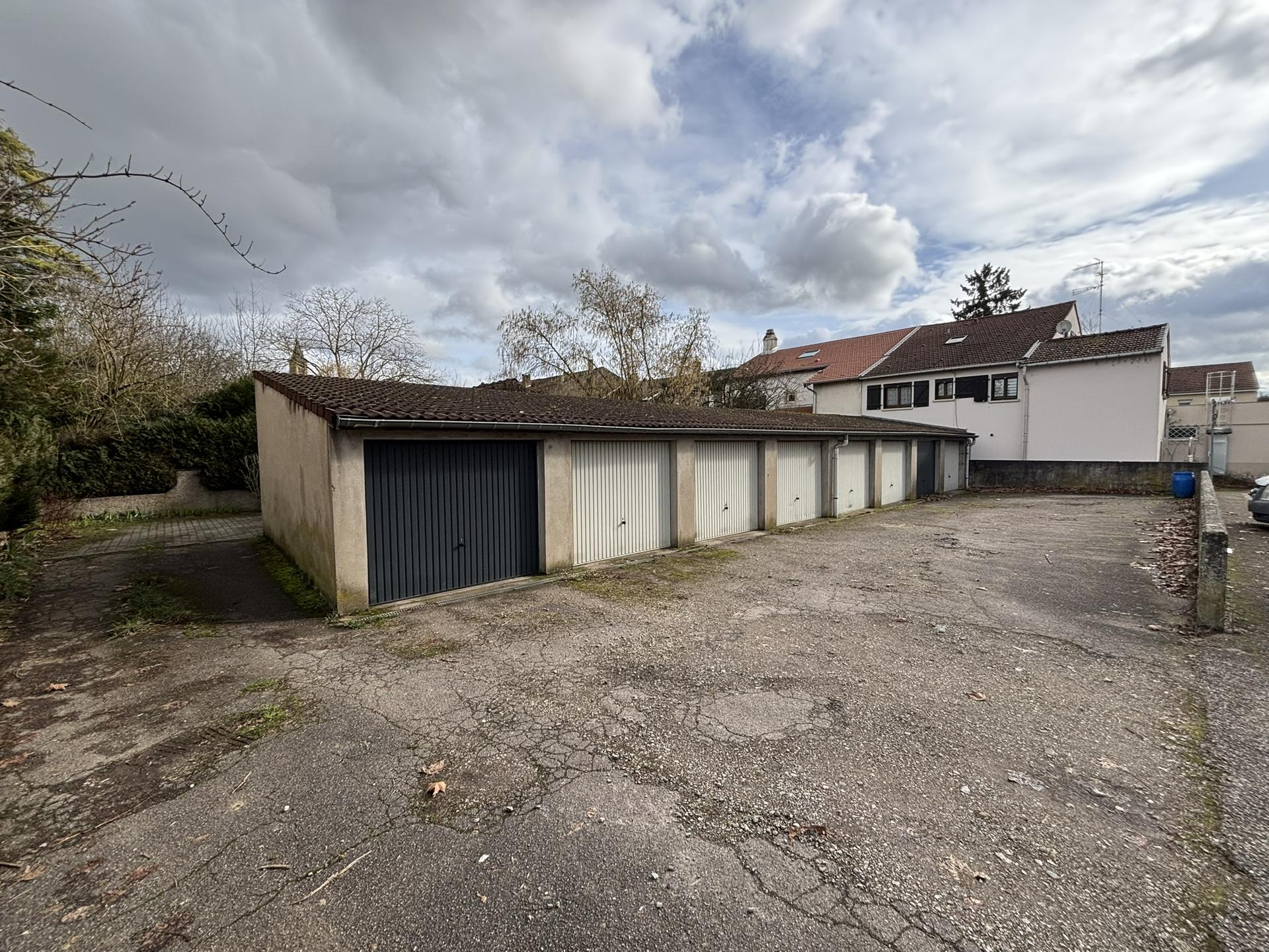 Commercial property in Guénange