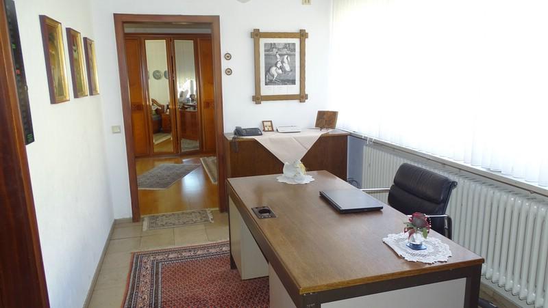 10-bedroom House in Merzig - View 2